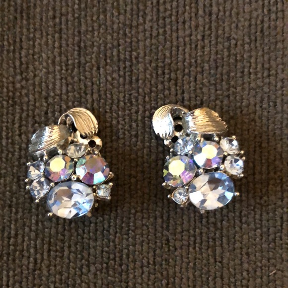 Vintage 1950s Lisner necklace and earrings - Picture 2 of 6